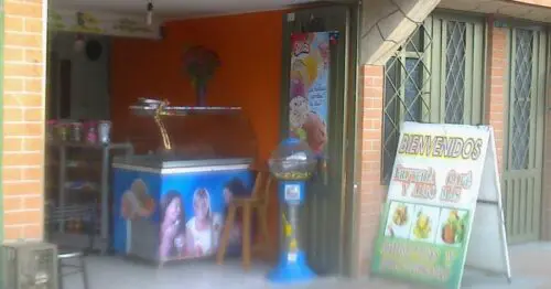 FRUTERIA CAFE Y ALGO MAS FRUTERIA CAFE Y ALGO MAS